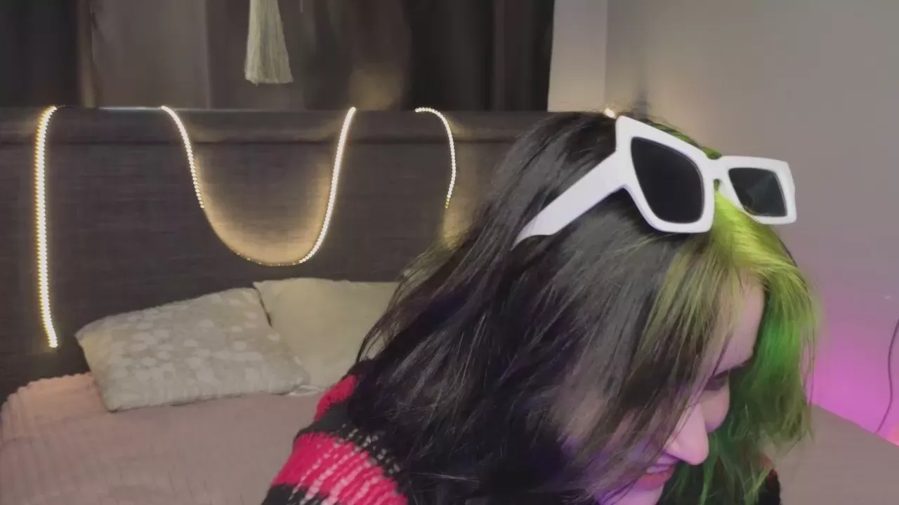 Offline MarianEdgin on Cam4