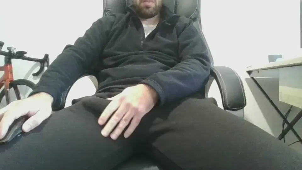 Offline Maxi3329 on Cam4