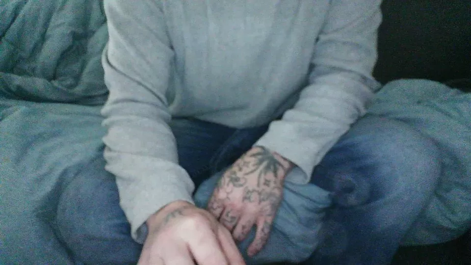 Offline MeBiggins69 on Cam4