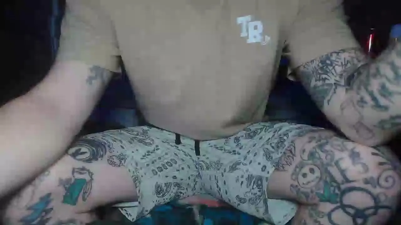 Offline MeBiggins69 on Cam4