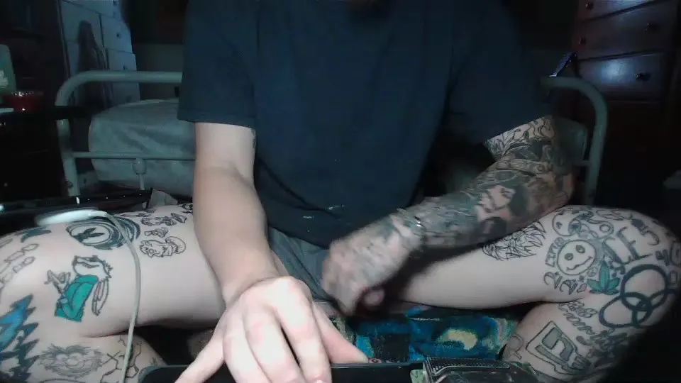 Offline MeBiggins69 on Cam4