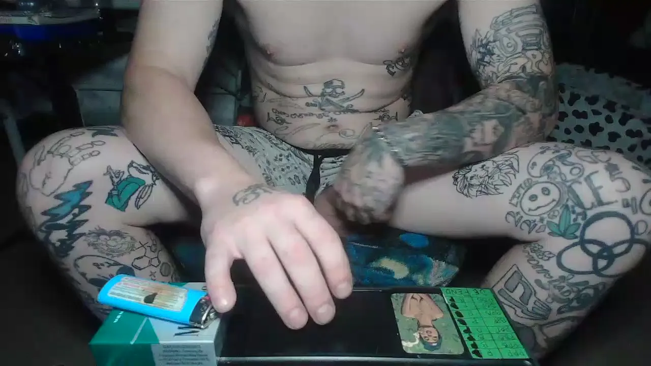 Offline MeBiggins69 on Cam4