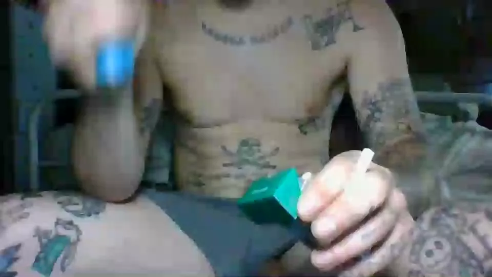 Offline MeBiggins69 on Cam4