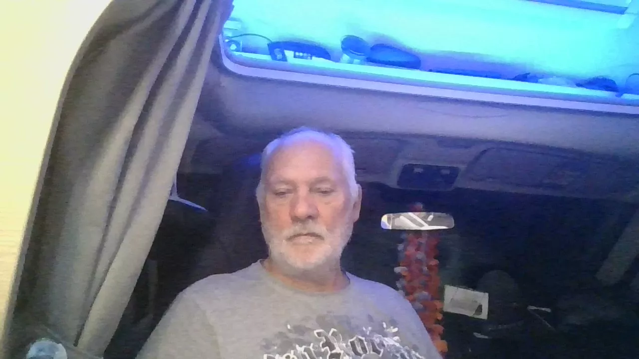 Offline Melkmann1 on Cam4