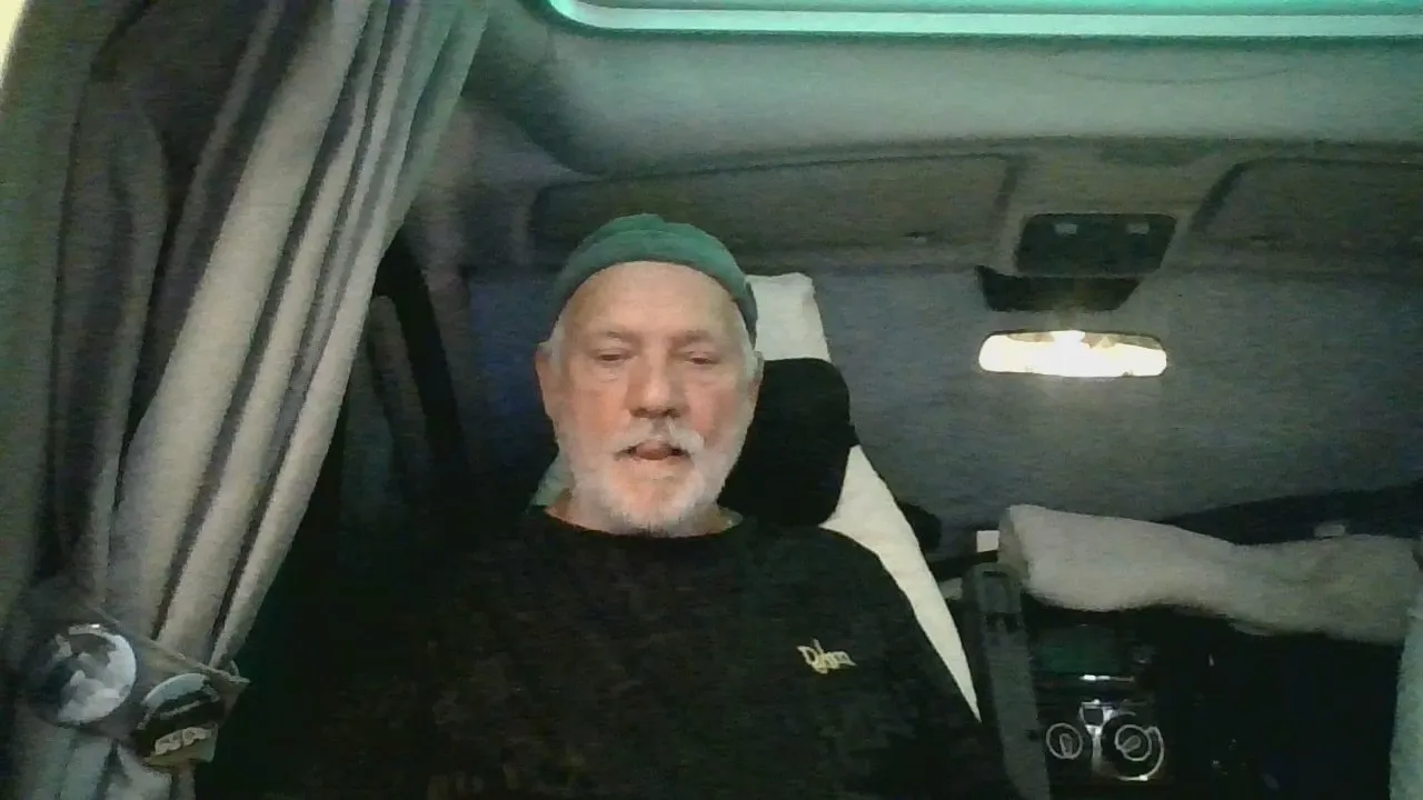 Offline Melkmann1 on Cam4