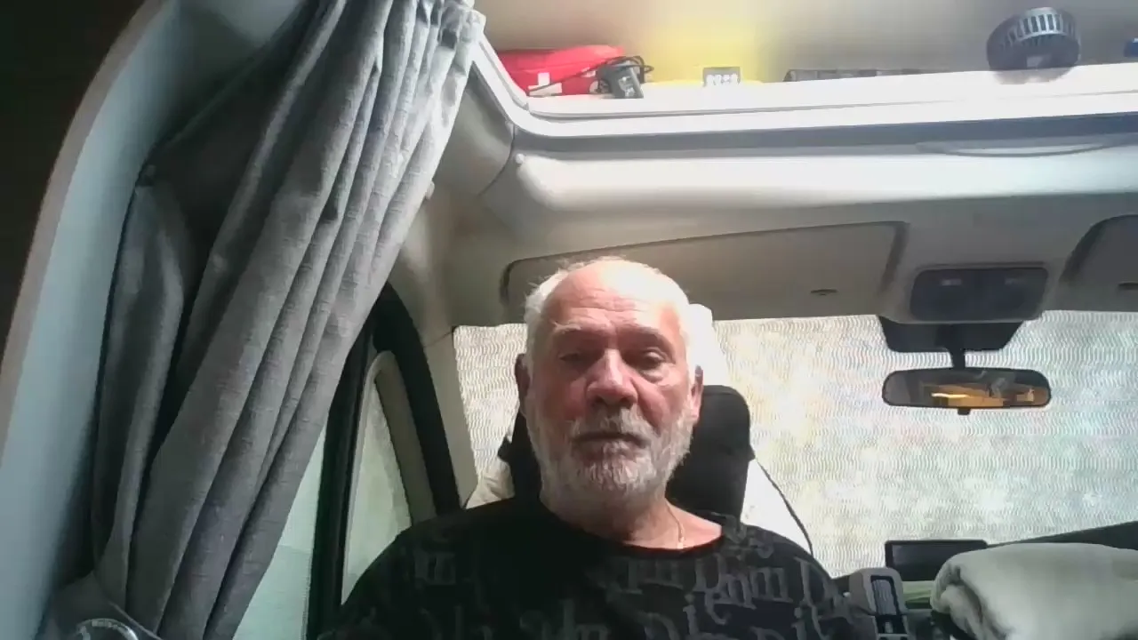 Offline Melkmann1 on Cam4