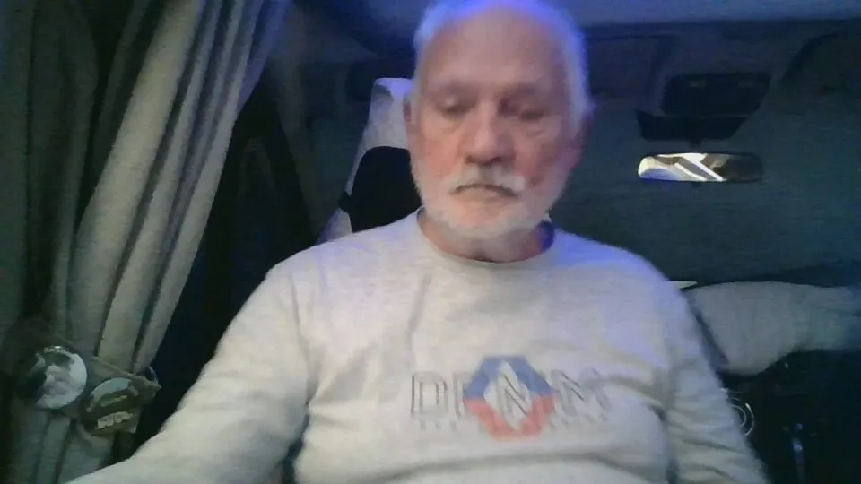 Offline Melkmann1 on Cam4