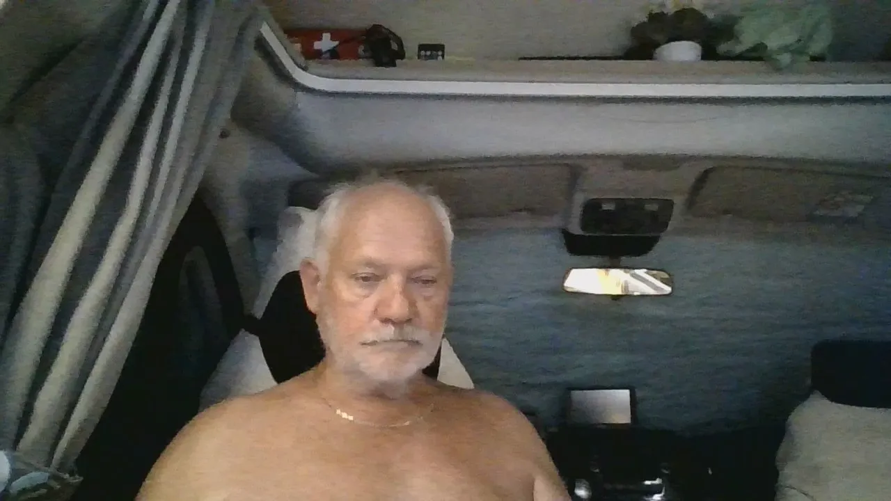 Offline Melkmann1 on Cam4