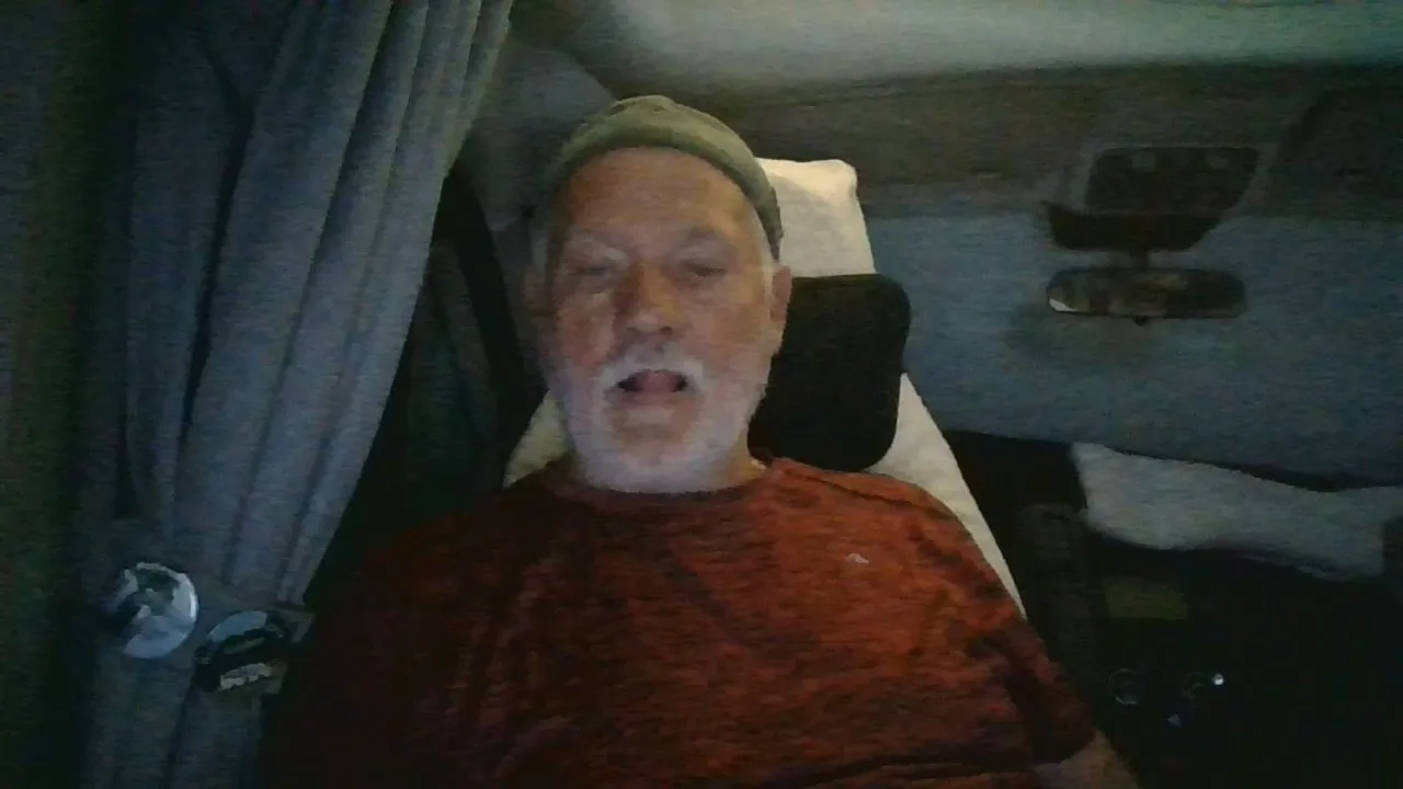 Offline Melkmann1 on Cam4