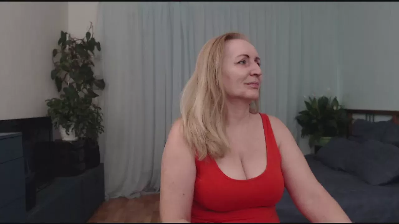 Offline MilaWantFun on Cam4