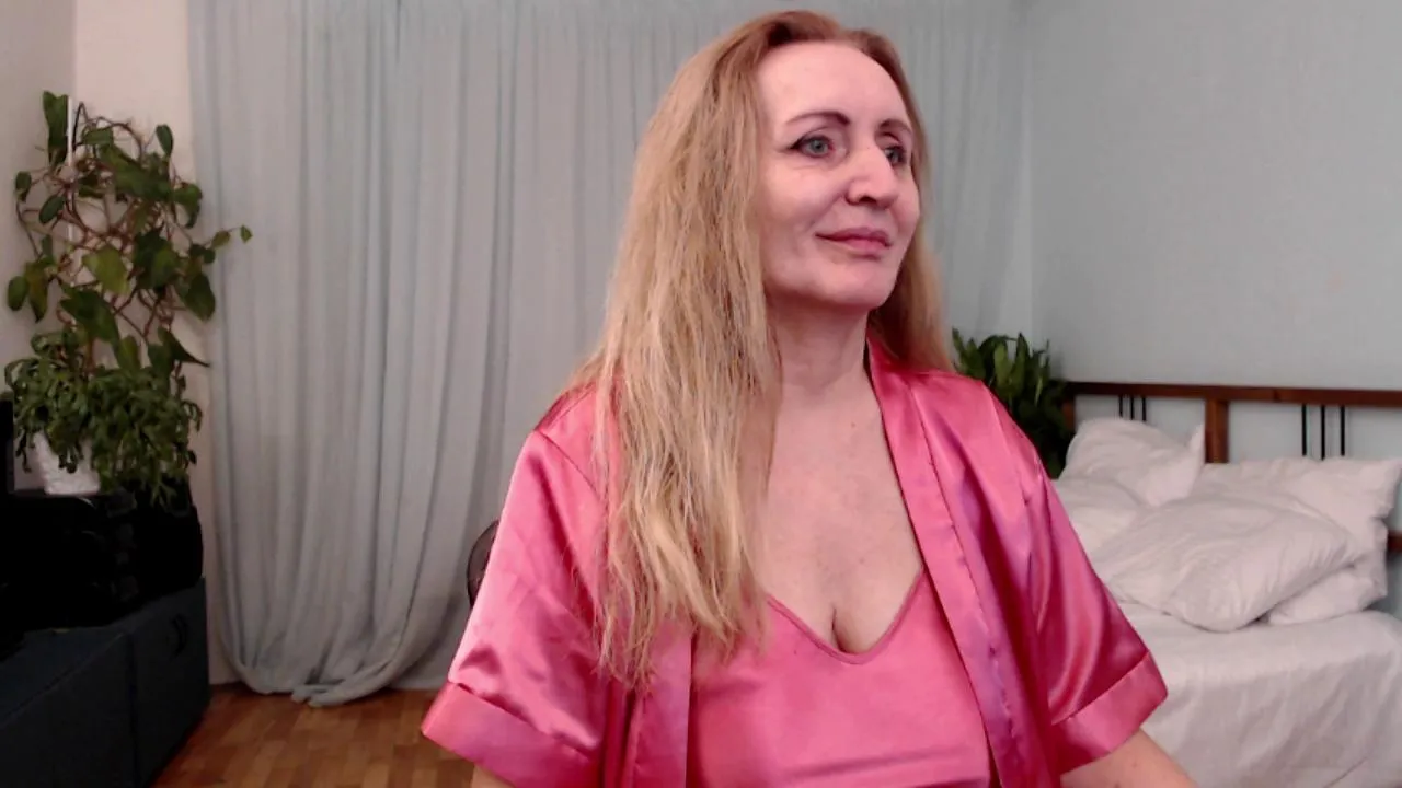 Offline MilaWantFun on Cam4