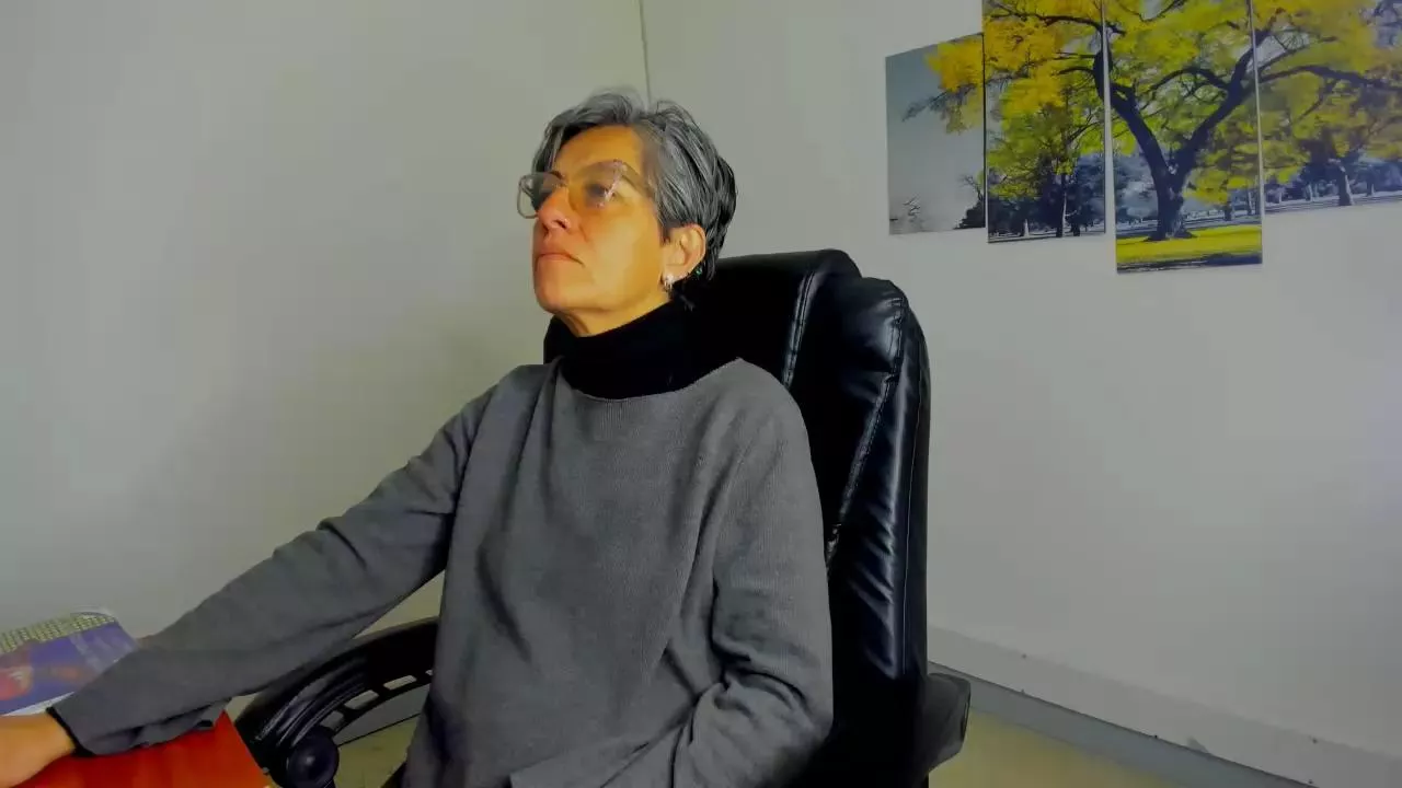 Offline MistressNyx_cg on Cam4