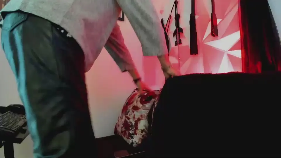 Offline MistressNyx_cg on Cam4