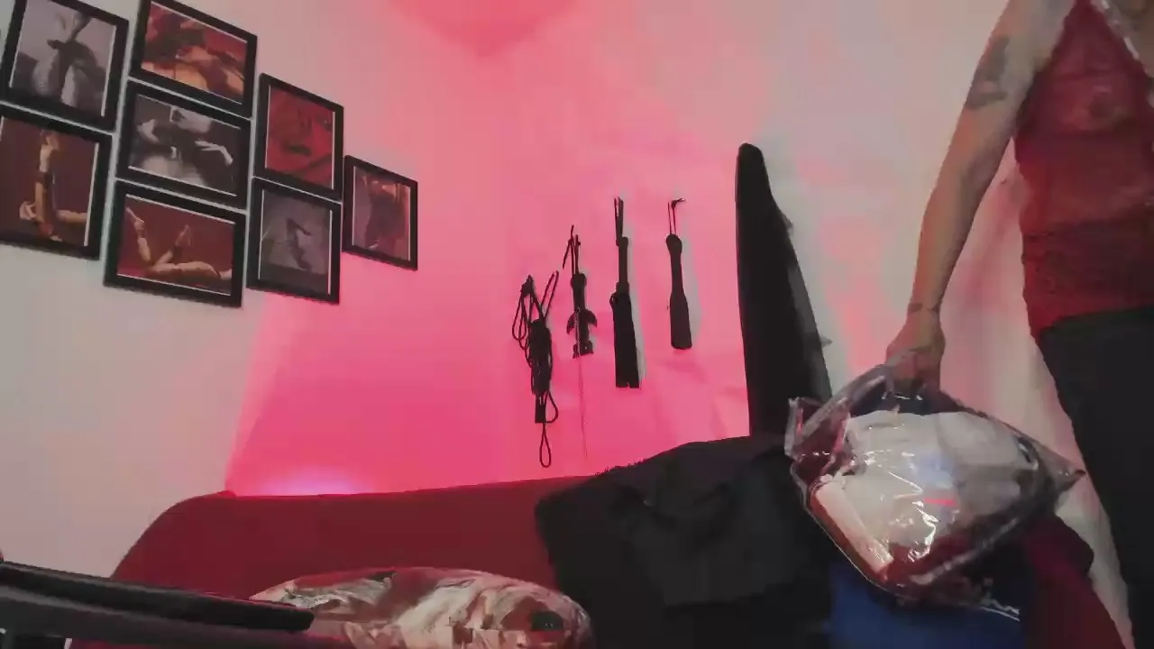 Offline MistressNyx_cg on Cam4