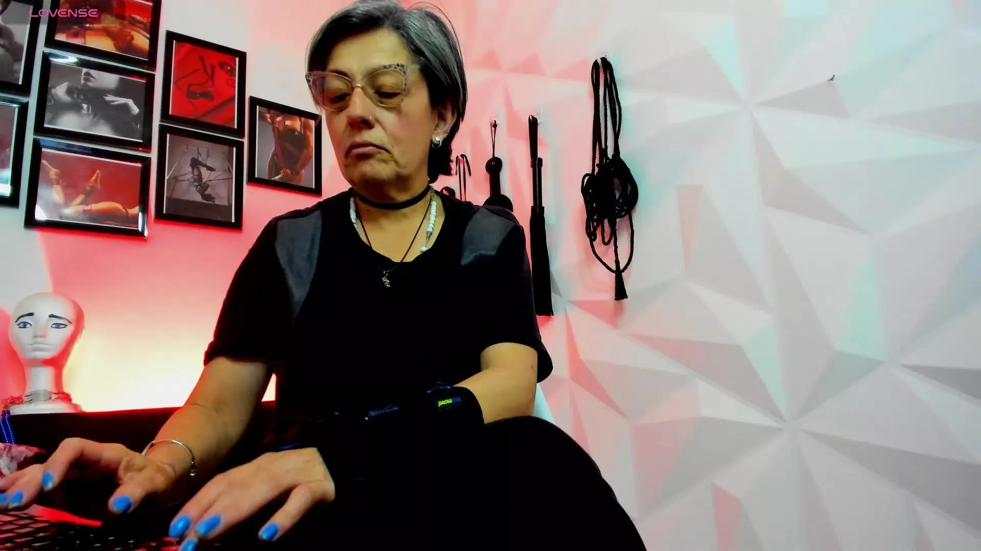 Offline MistressNyx_cg on Cam4