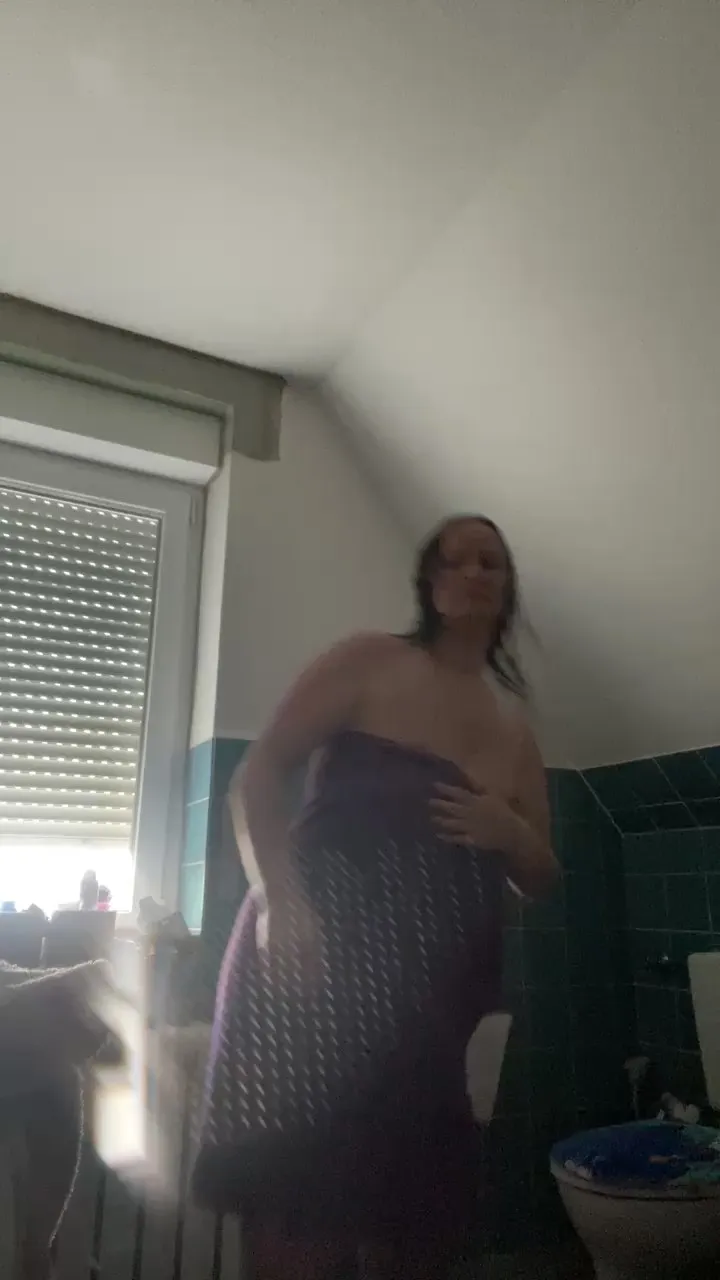 Offline Nadine1990 on Cam4