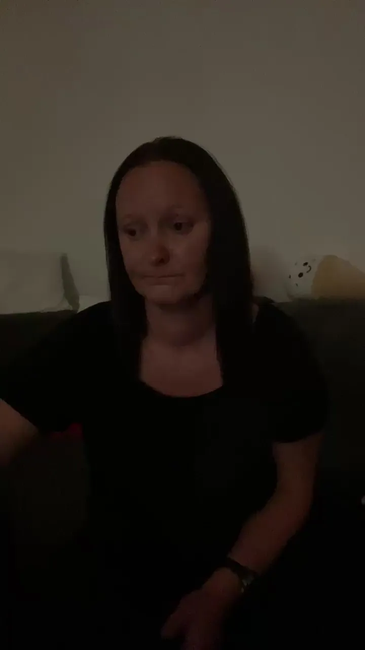 Offline Nadine1990 on Cam4