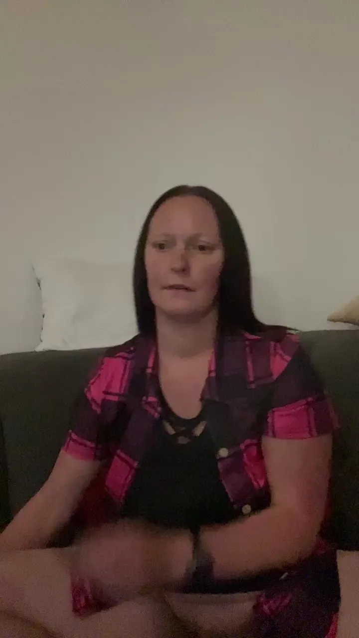 Offline Nadine1990 on Cam4