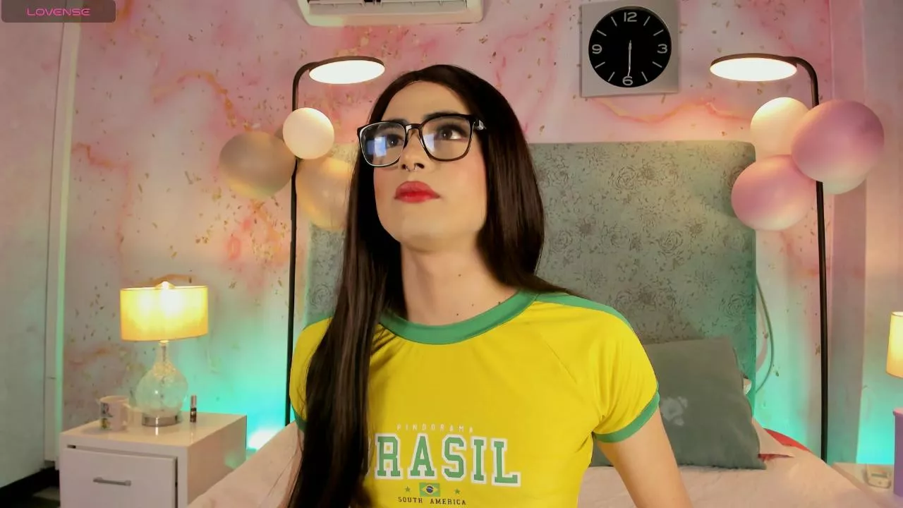 Freechat Naomi_Collins on Cam4