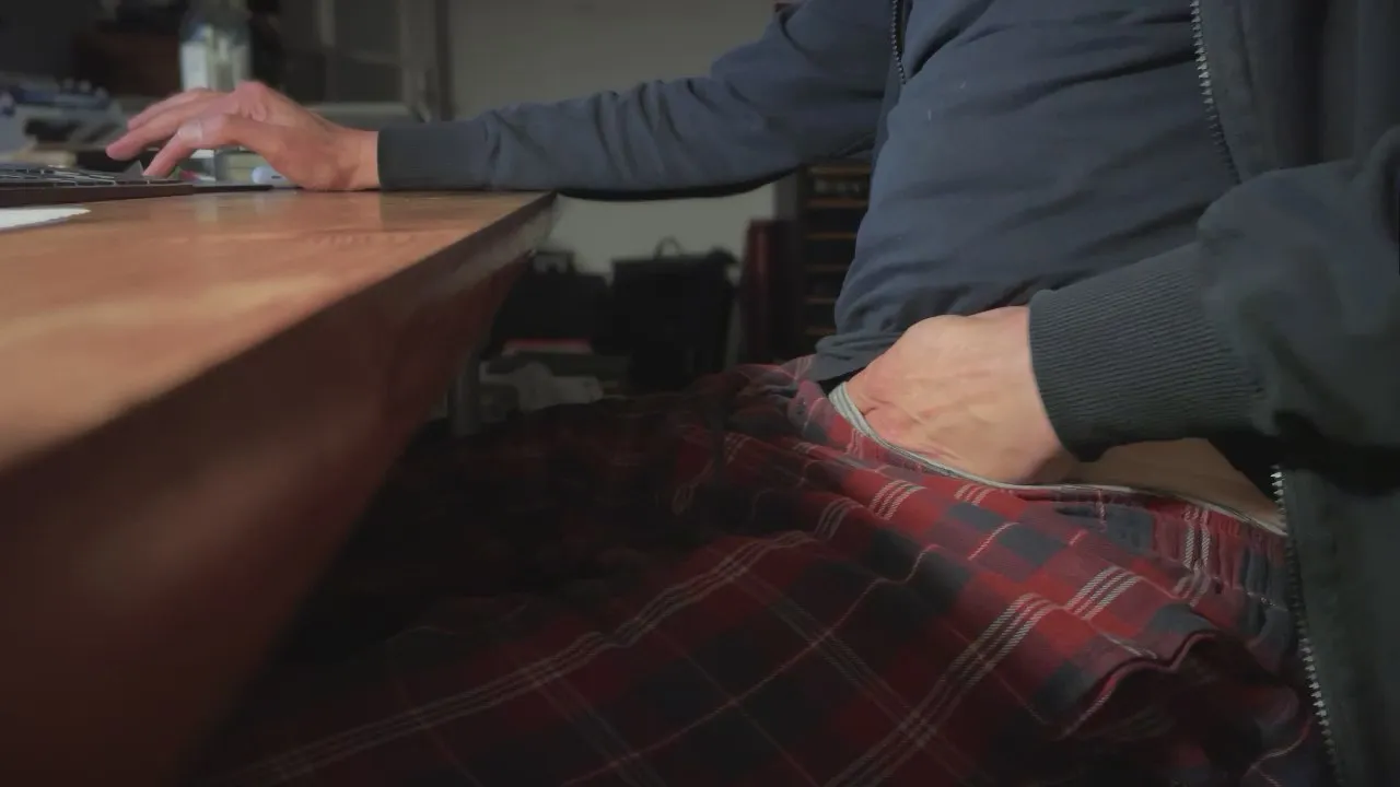 Offline oozeice on Cam4