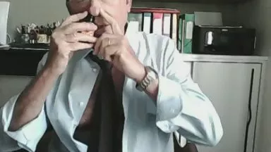 Offline openmyshirt on Cam4