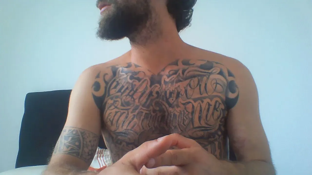 Pau_hot_23cm on Cam4