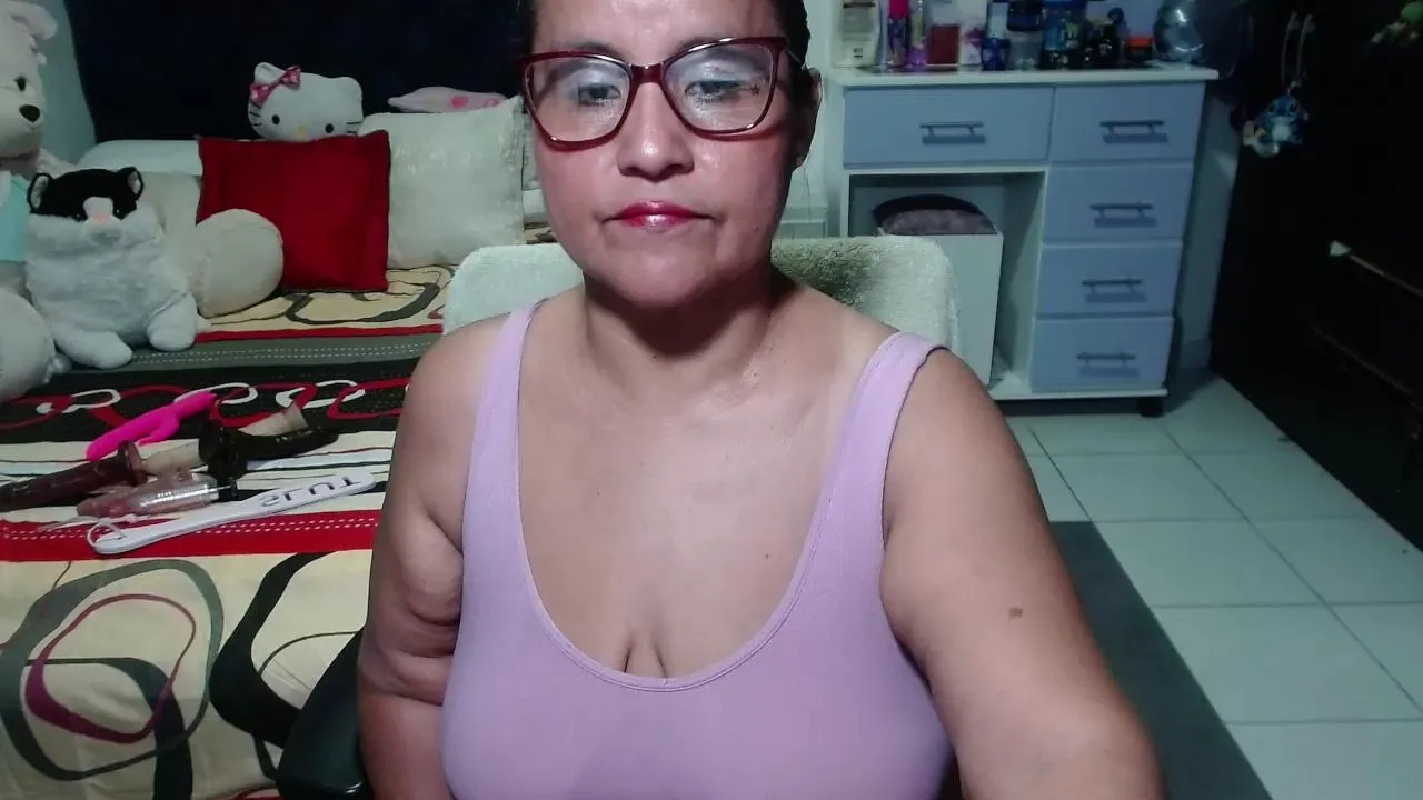 Offline pervert_hot4 on Cam4