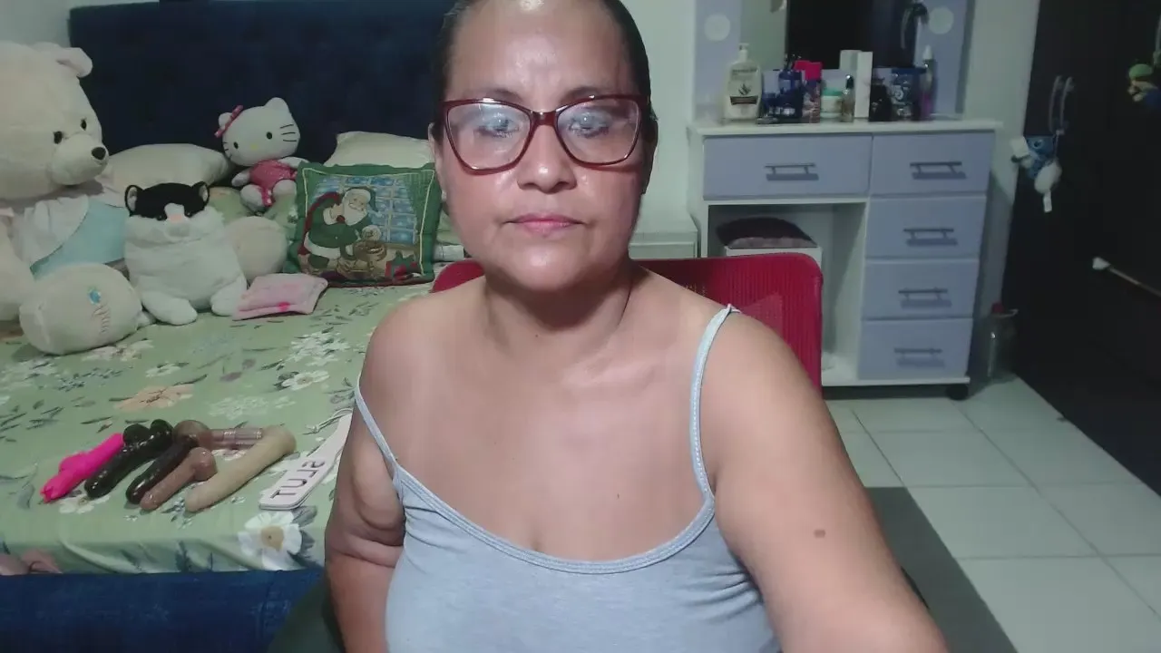 Offline pervert_hot4 on Cam4