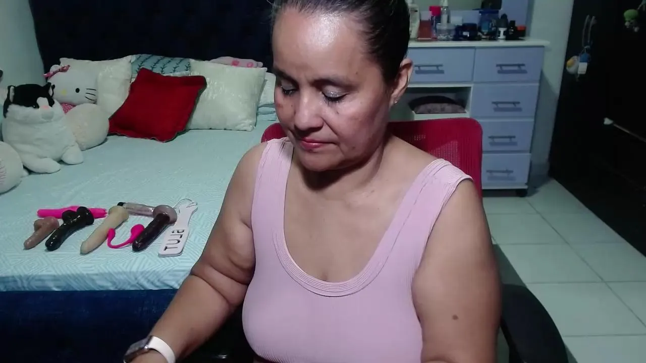 Offline pervert_hot4 on Cam4