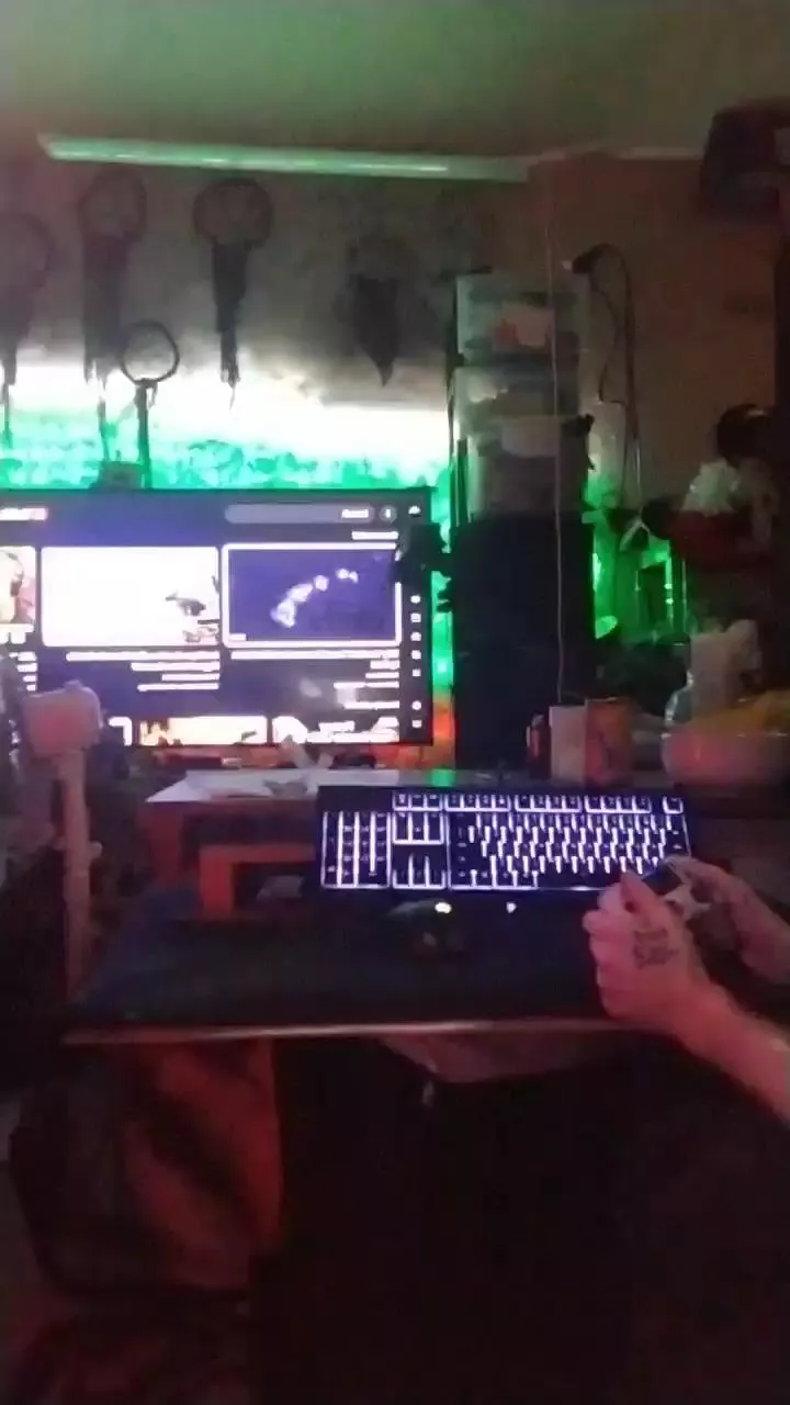 Freechat physicssexpert on Cam4