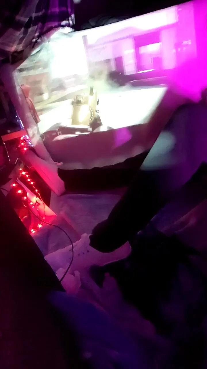 Freechat physicssexpert on Cam4