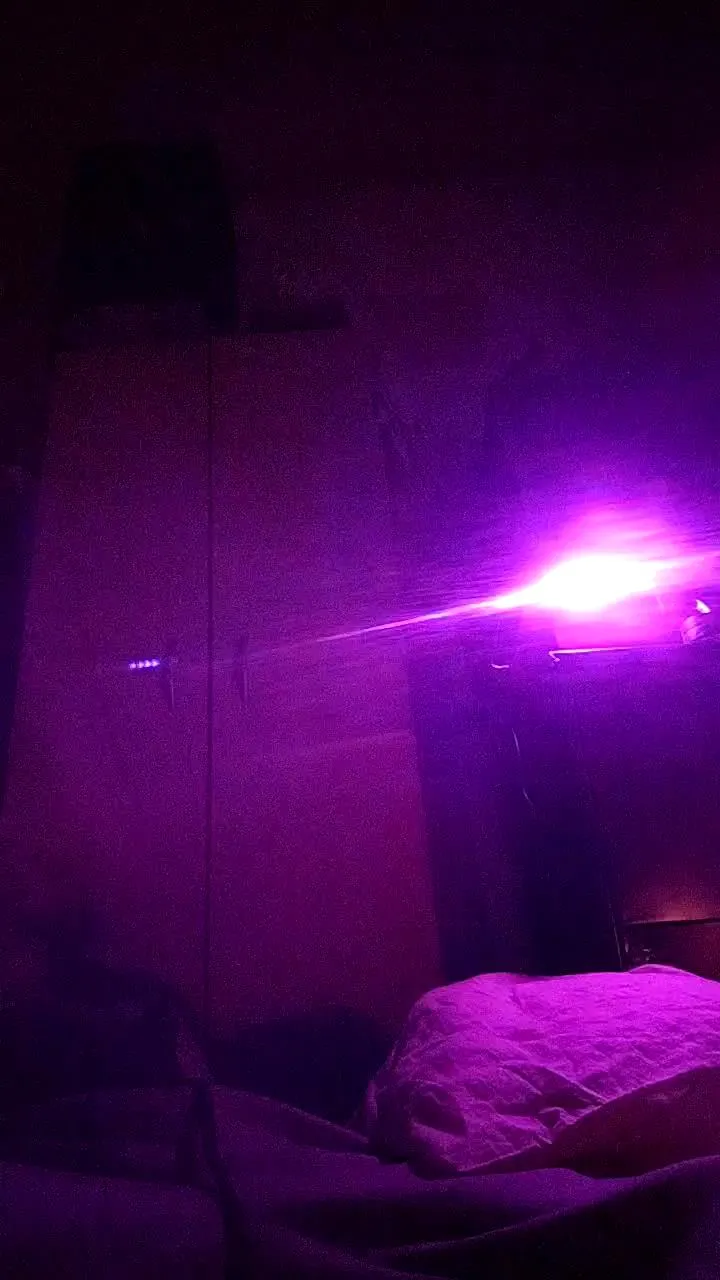 Freechat physicssexpert on Cam4