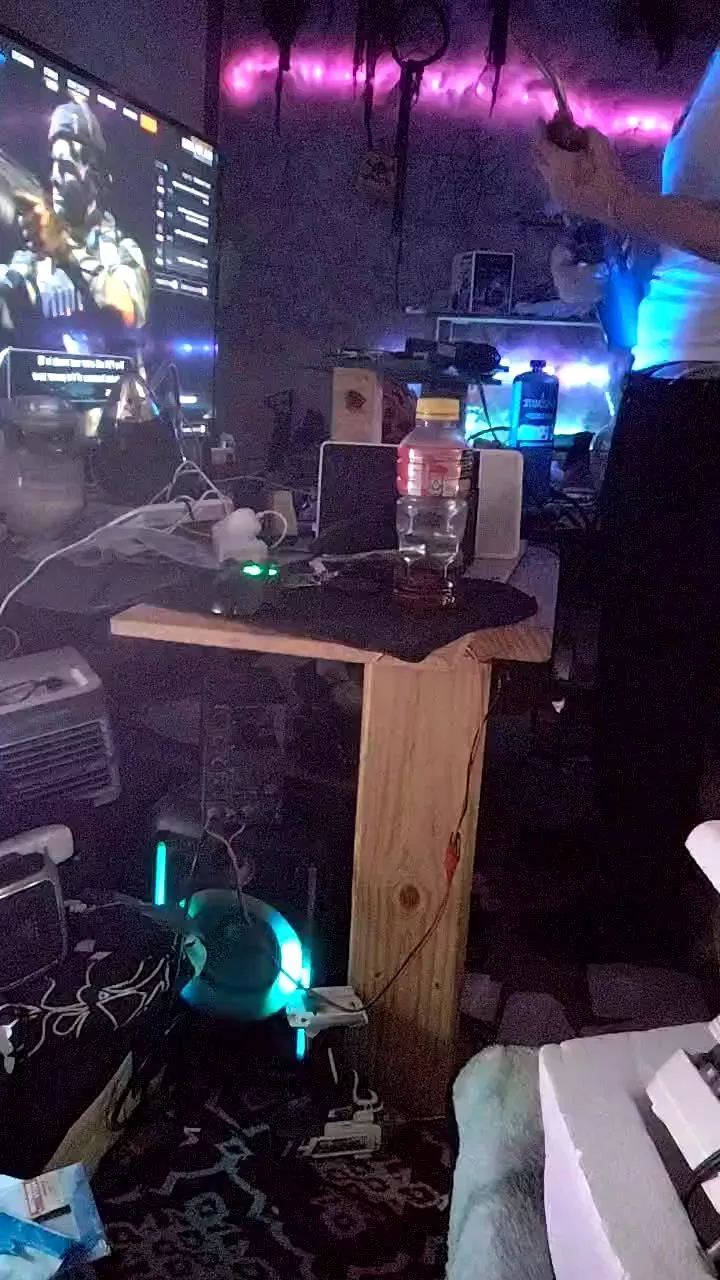 Freechat physicssexpert on Cam4