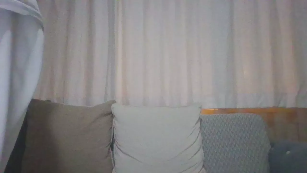 Offline pigeon1111 on Cam4