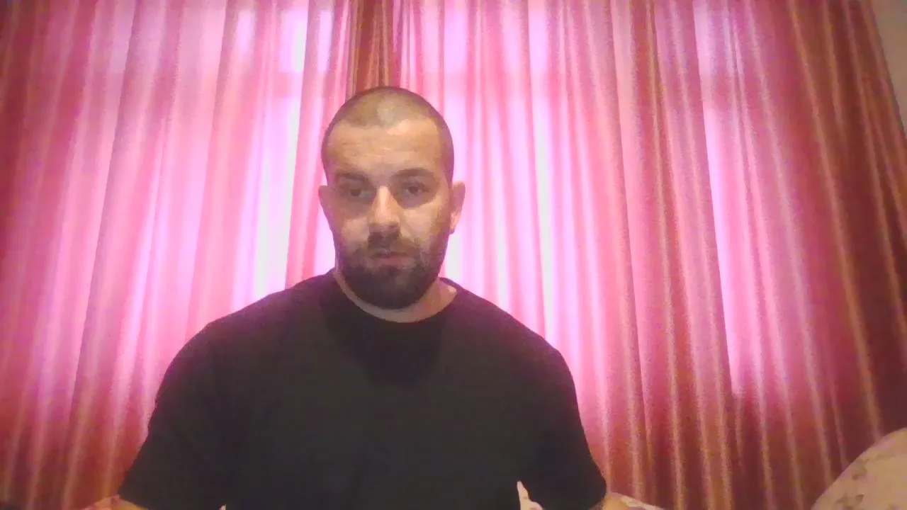 Offline pigeon1111 on Cam4