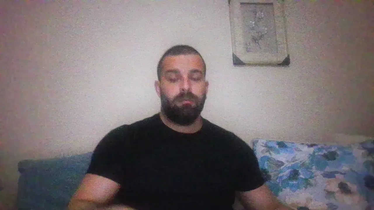 Offline pigeon1111 on Cam4