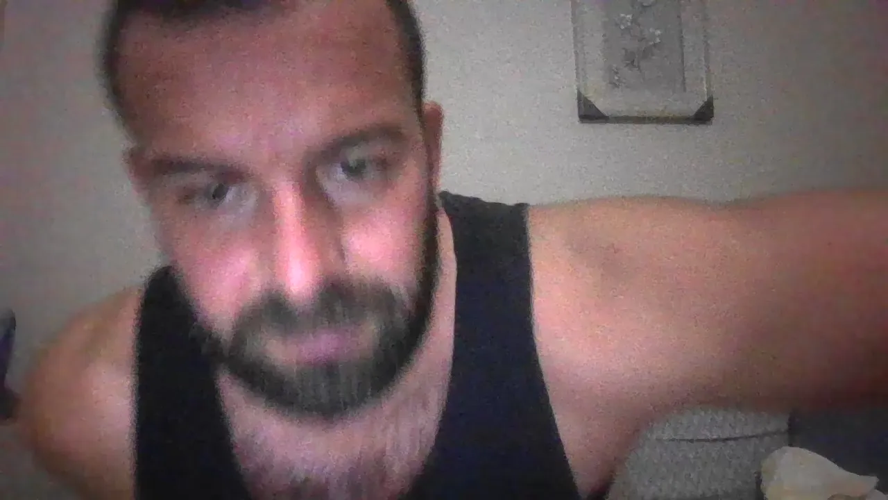 Offline pigeon1111 on Cam4