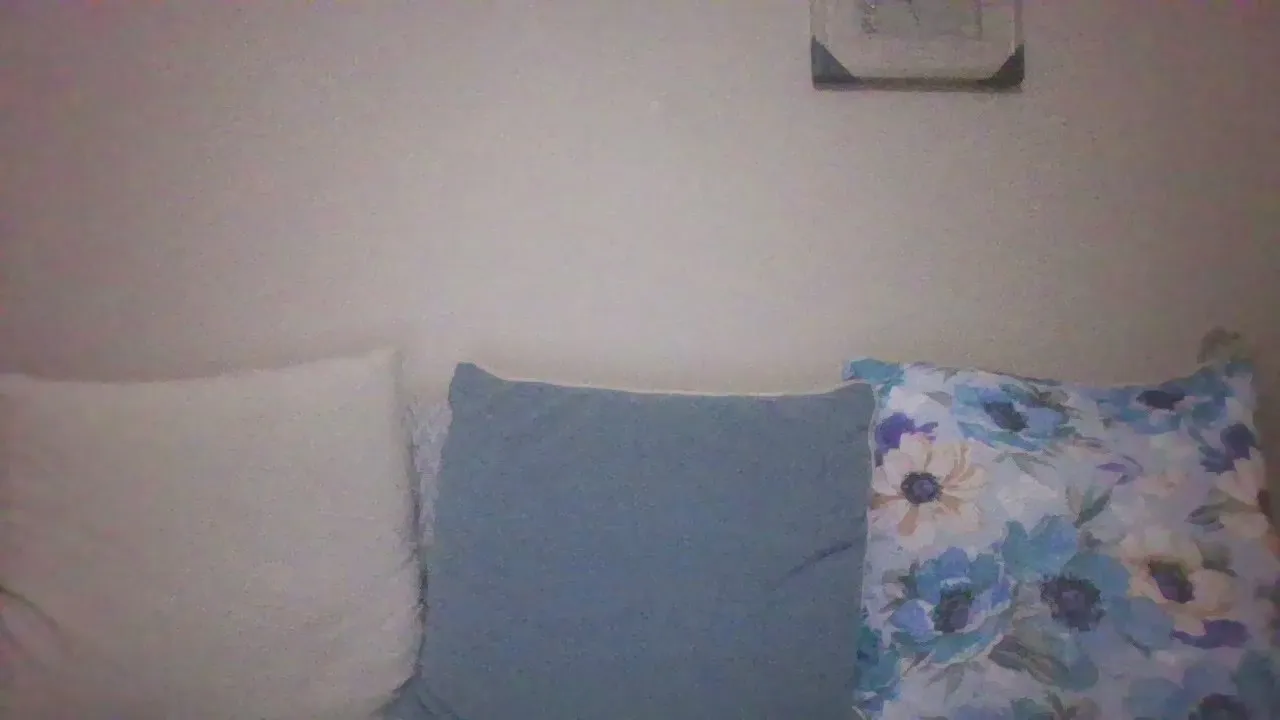 Offline pigeon1111 on Cam4