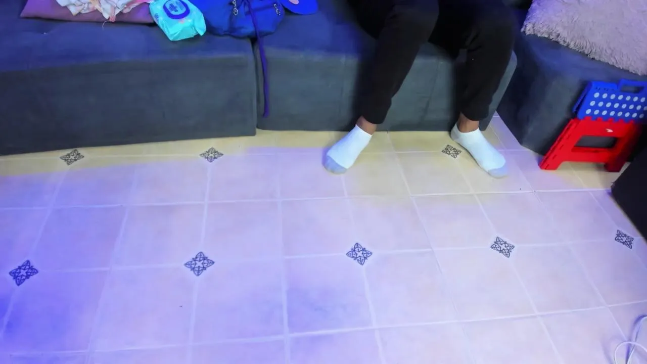 Freechat playsgirlhot on Cam4