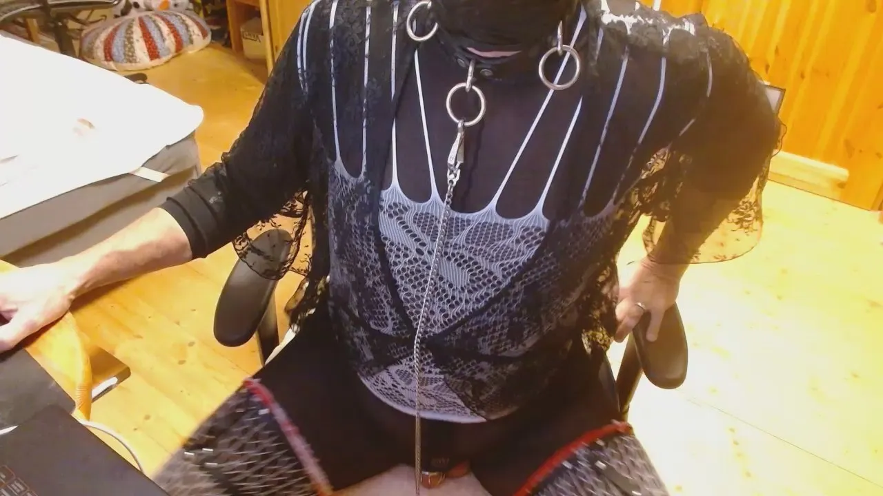 Offline Pornsexualpig on Cam4