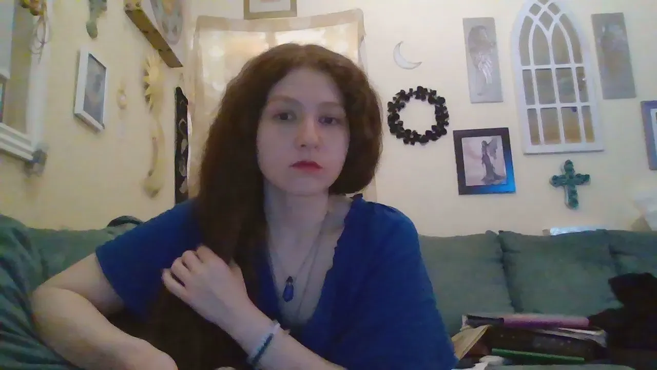 QueenCrimson on Cam4 