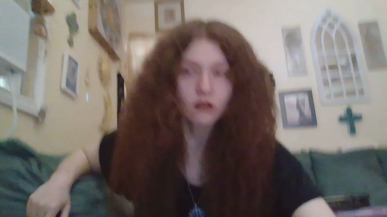 QueenCrimson on Cam4 