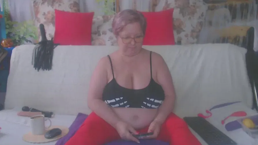 Freechat QueenPammy on Cam4