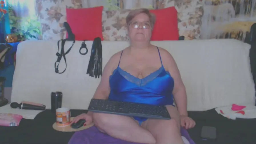 Freechat QueenPammy on Cam4