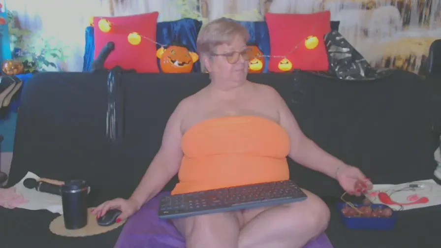 Freechat QueenPammy on Cam4