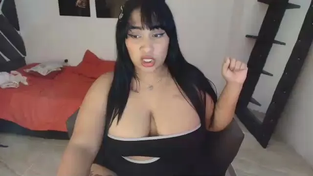 queensquirt27 on Cam4