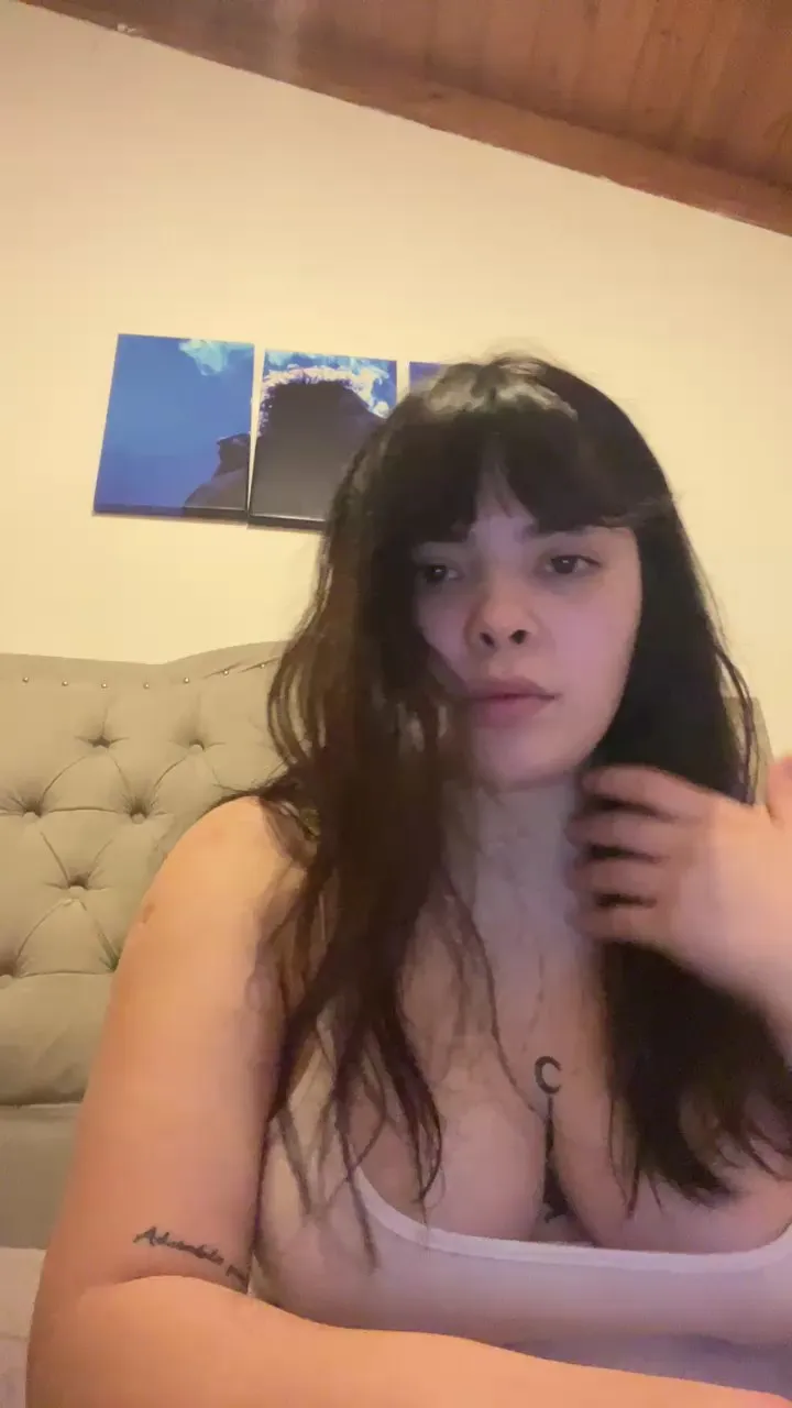 Offline rebeccahills on Cam4