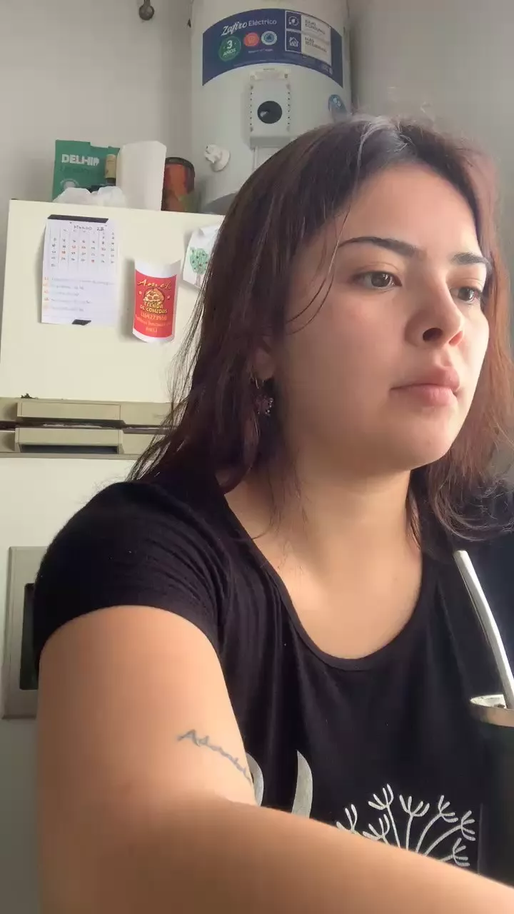 Offline rebeccahills on Cam4