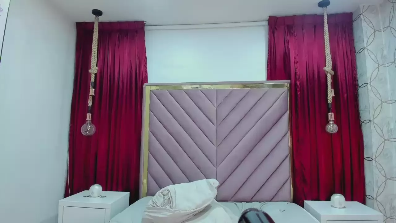 Offline rubyrouge_ on Cam4