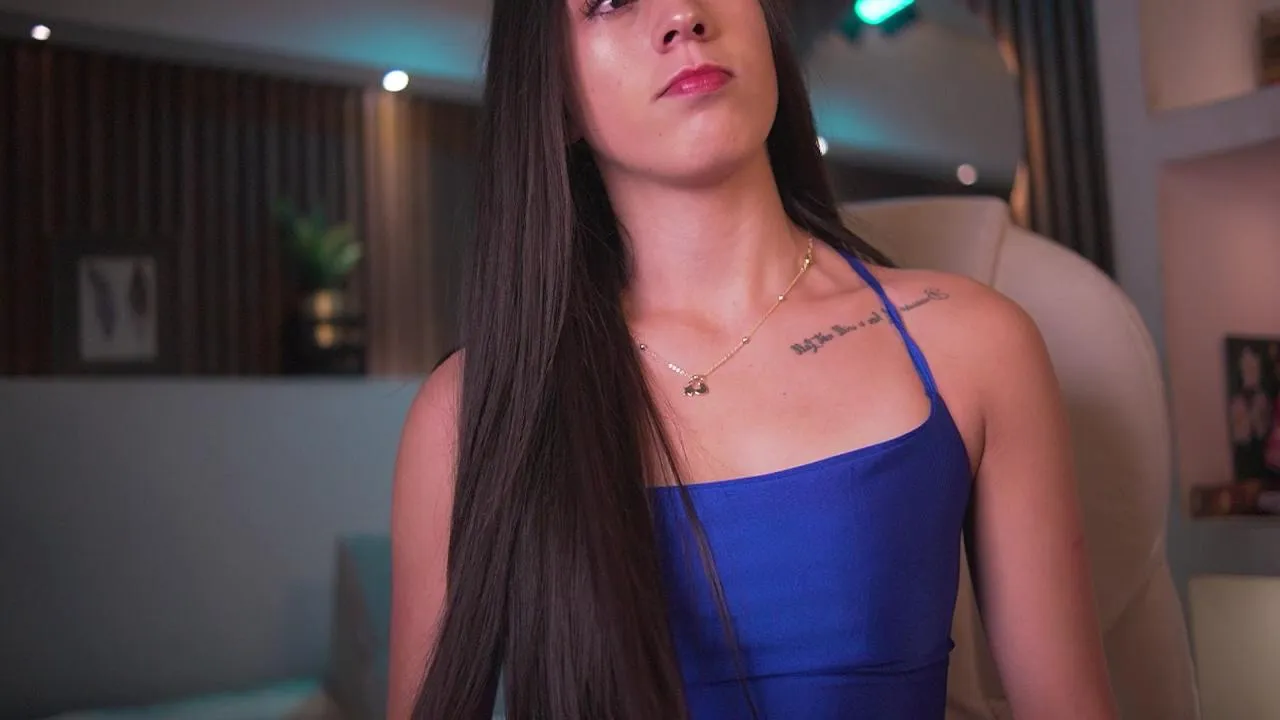 Saracollins1 on Cam4 